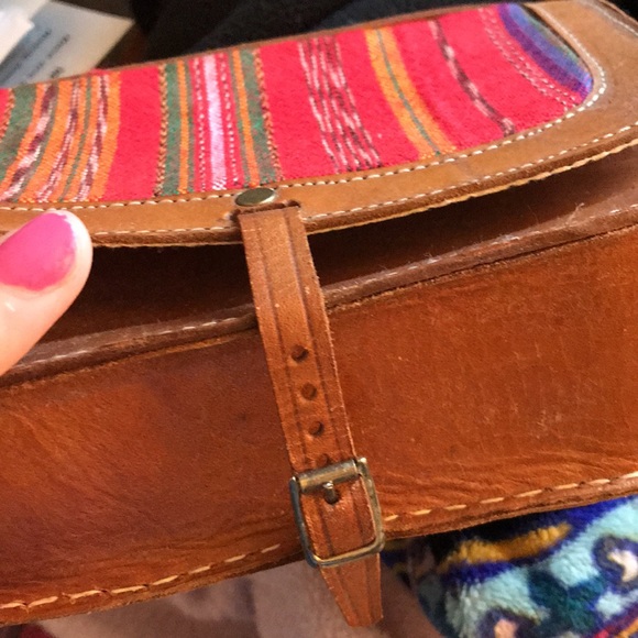 VINTAGE CROSSBODY BAG - Picture 2 of 3